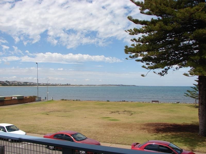 Unit 1/16 Flinders Parade, Victor Harbor SA 5211