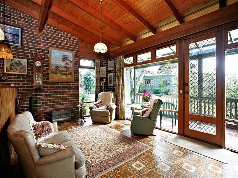 17 Riverview Road, Victor Harbor SA 5211