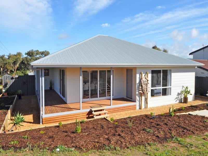 11 James Avenue, Victor Harbor SA 5211