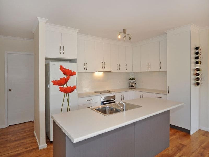 11 James Avenue, Victor Harbor SA 5211