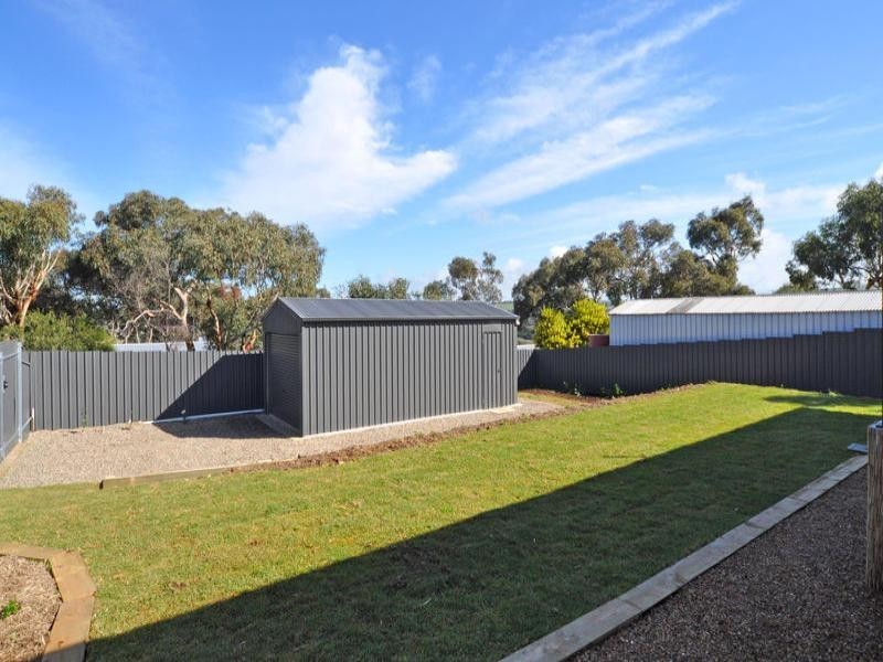 11 James Avenue, Victor Harbor SA 5211