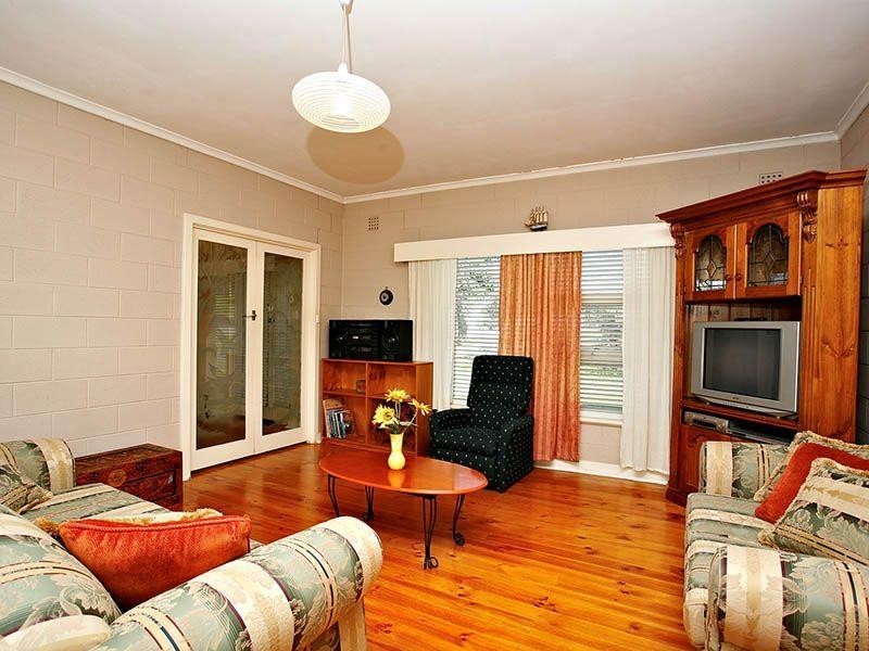 20 Renown Avenue, Victor Harbor SA 5211