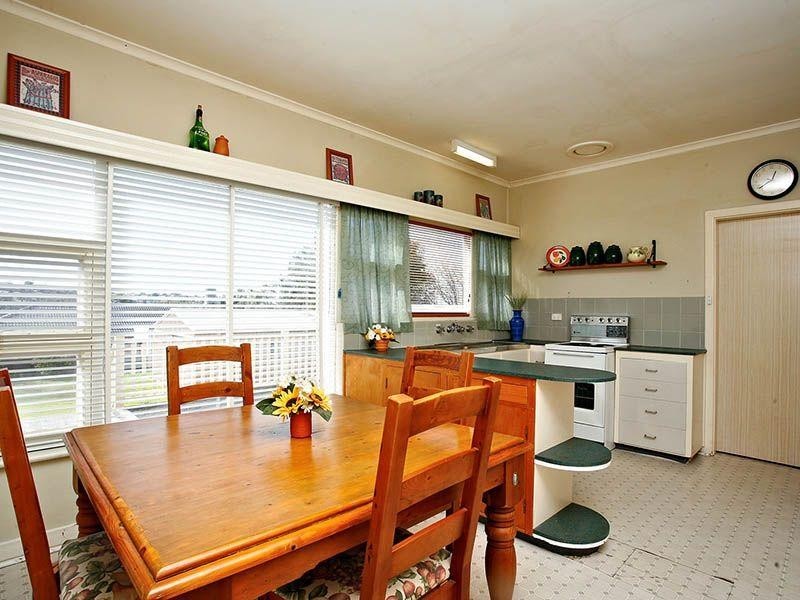 20 Renown Avenue, Victor Harbor SA 5211