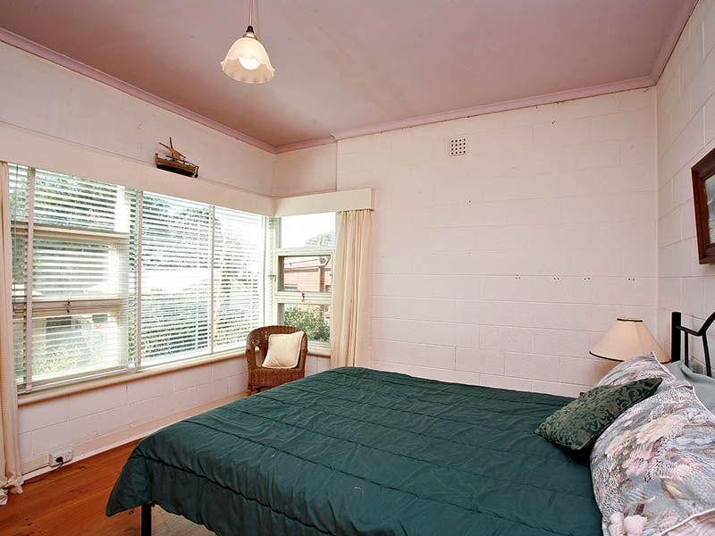 20 Renown Avenue, Victor Harbor SA 5211