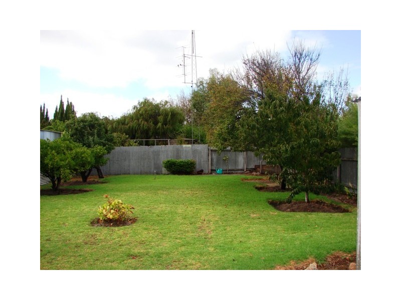 14 Lindsay Street, Victor Harbor SA 5211