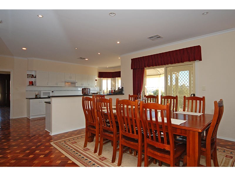4 Shetland Court, Victor Harbor SA 5211