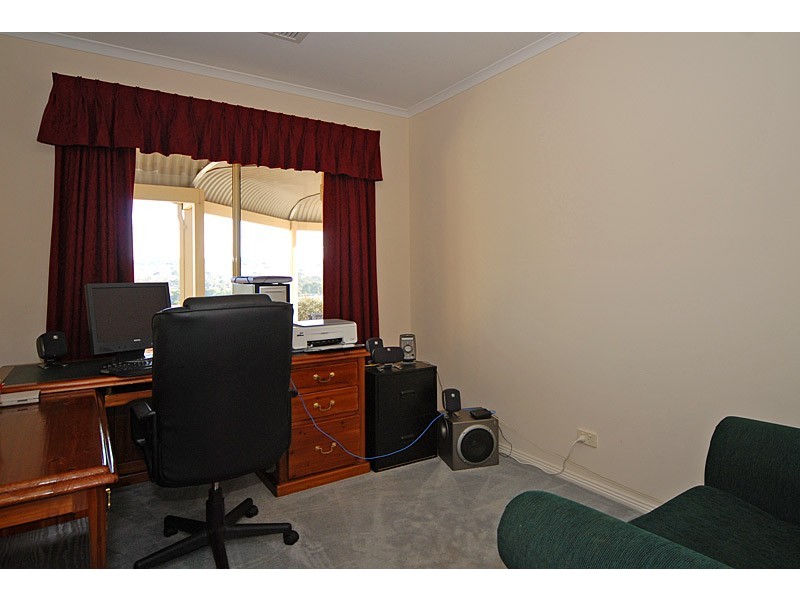 4 Shetland Court, Victor Harbor SA 5211