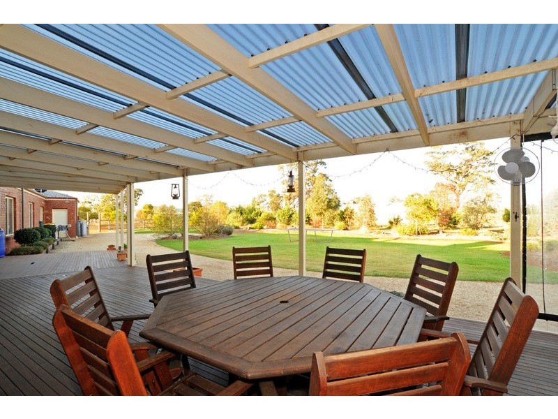 1 Redgum Drive, Melton South VIC 3338