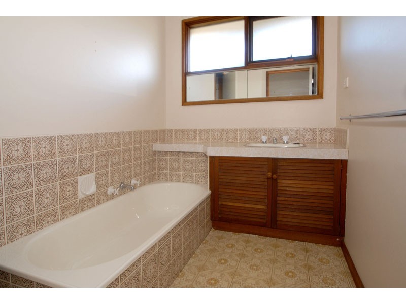 44 Valewood Drive, Wyndham Vale VIC 3024