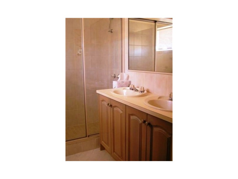 14 Hosie Street, Altona Meadows VIC 3028