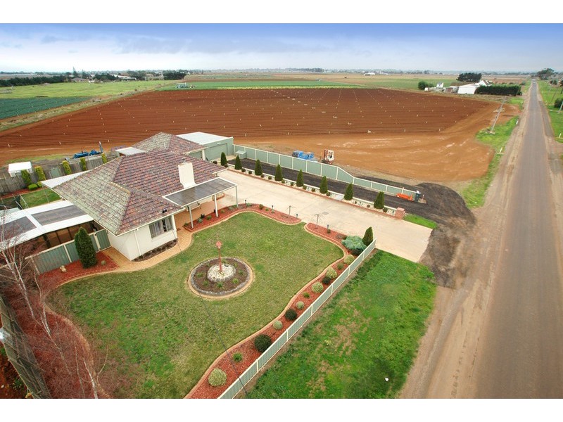 25 Hoppers Lane, Werribee South VIC 3030