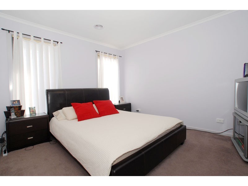 16 Lady Penrhyn Drive, Wyndham Vale VIC 3024