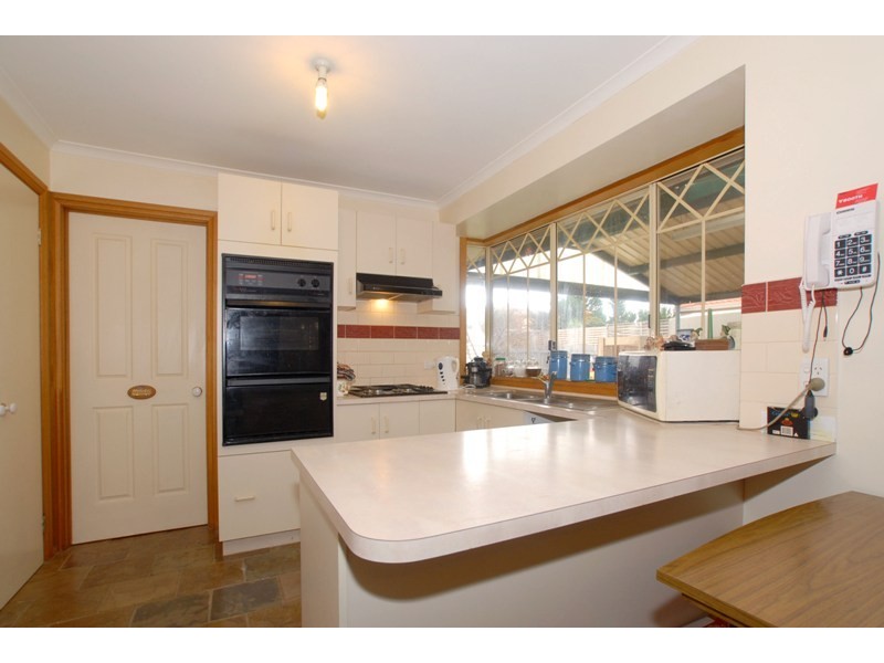 24 Karinya Close, Werribee VIC 3030