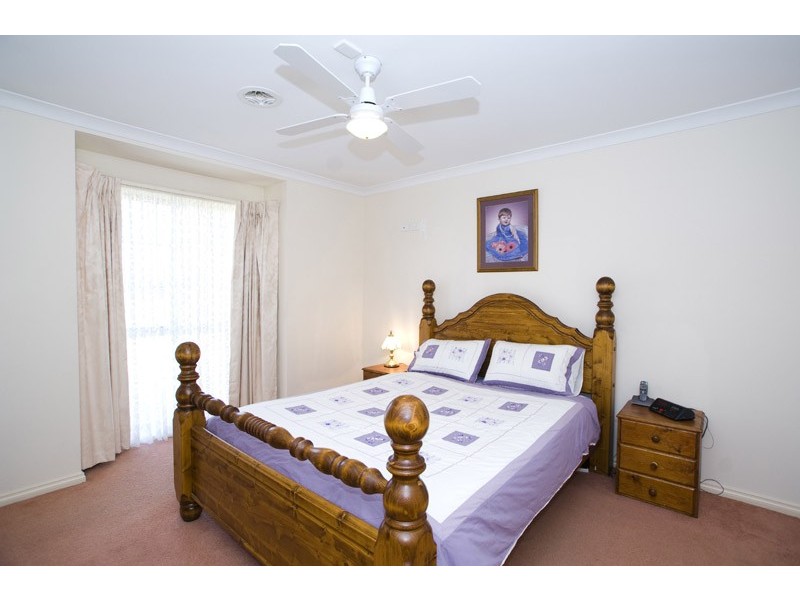 17 Kasem Drive, Werribee VIC 3030