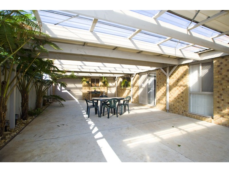 17 Kasem Drive, Werribee VIC 3030