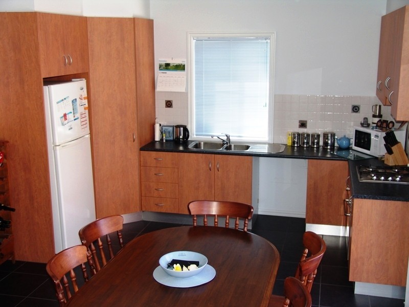 2/38 Evrah Drive, Hoppers Crossing VIC 3029