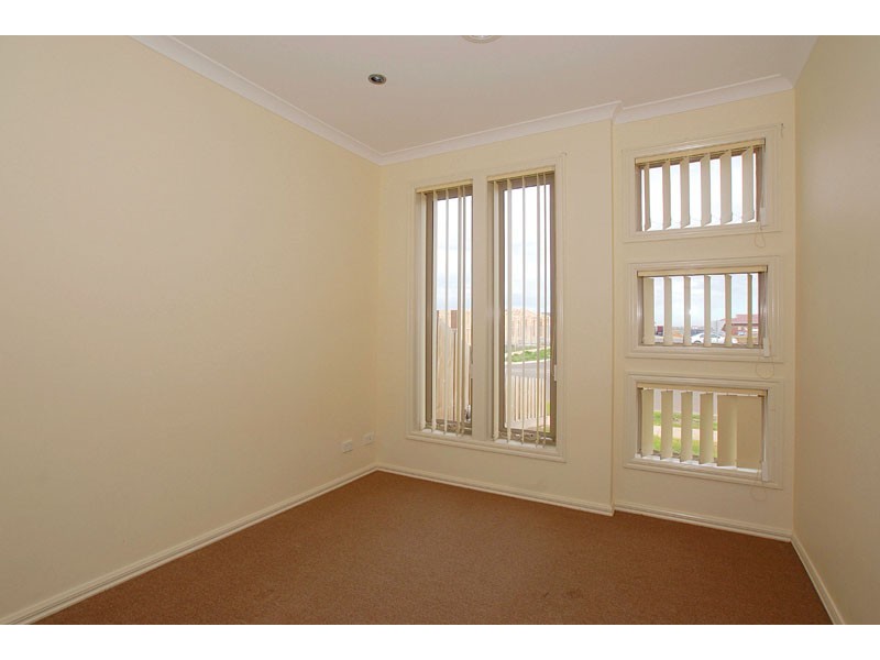 1/10 Lazor Street, Truganina VIC 3029