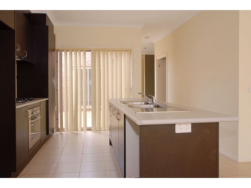 1/10 Lazor Street, Truganina VIC 3029