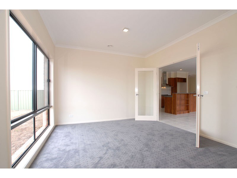 14 Vaughan Chase, Wyndham Vale VIC 3024