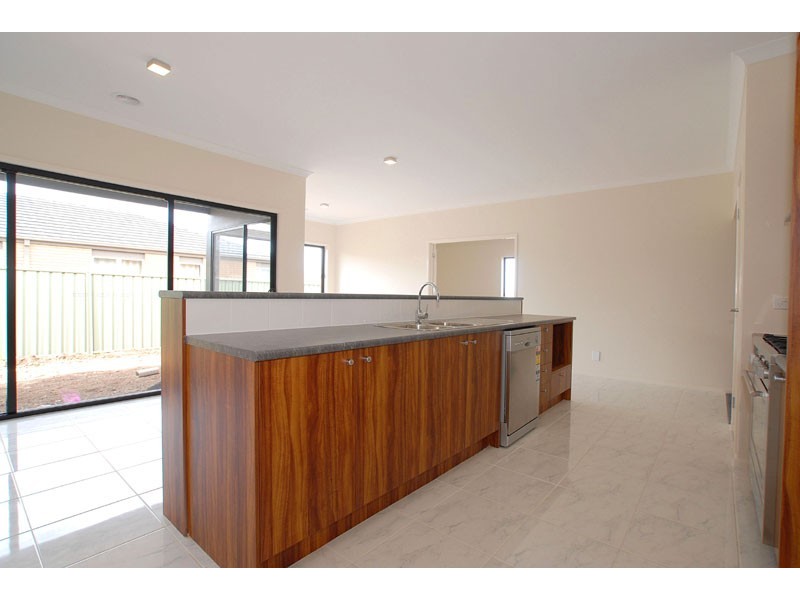 14 Vaughan Chase, Wyndham Vale VIC 3024