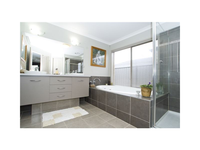 6 Millendon Boulevard, Tarneit VIC 3029