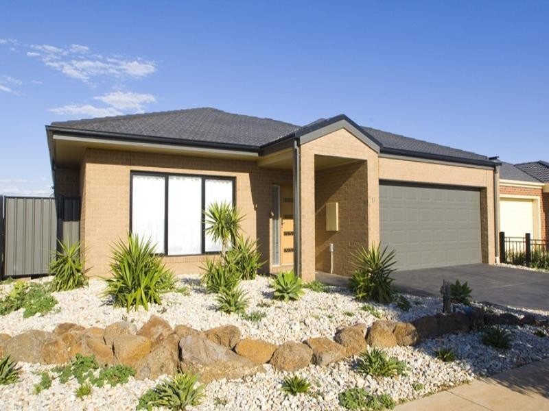17 Clarafield Crescent, Tarneit VIC 3029