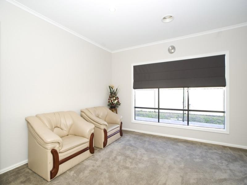 17 Clarafield Crescent, Tarneit VIC 3029