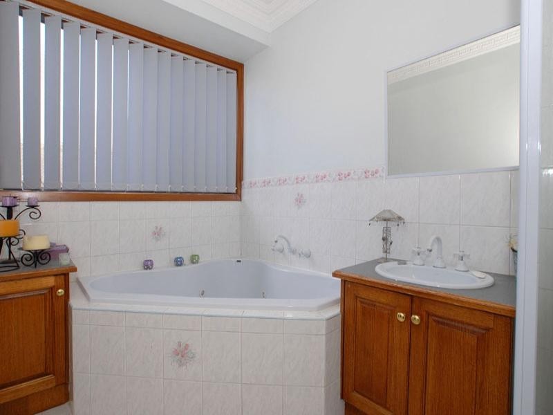 12 Haveaux Street, Werribee VIC 3030