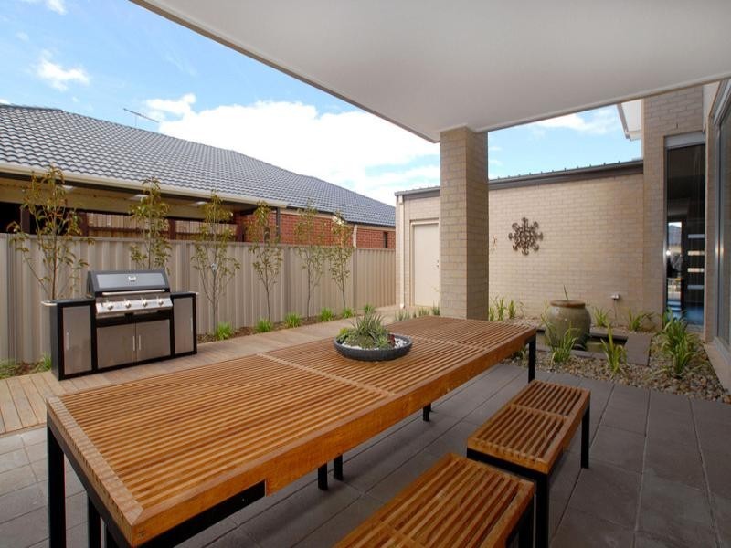 86 Rowland Drive, Point Cook VIC 3030