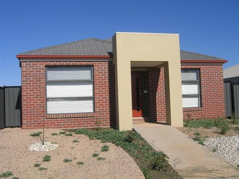 7 Mallina Glen, Tarneit VIC 3029