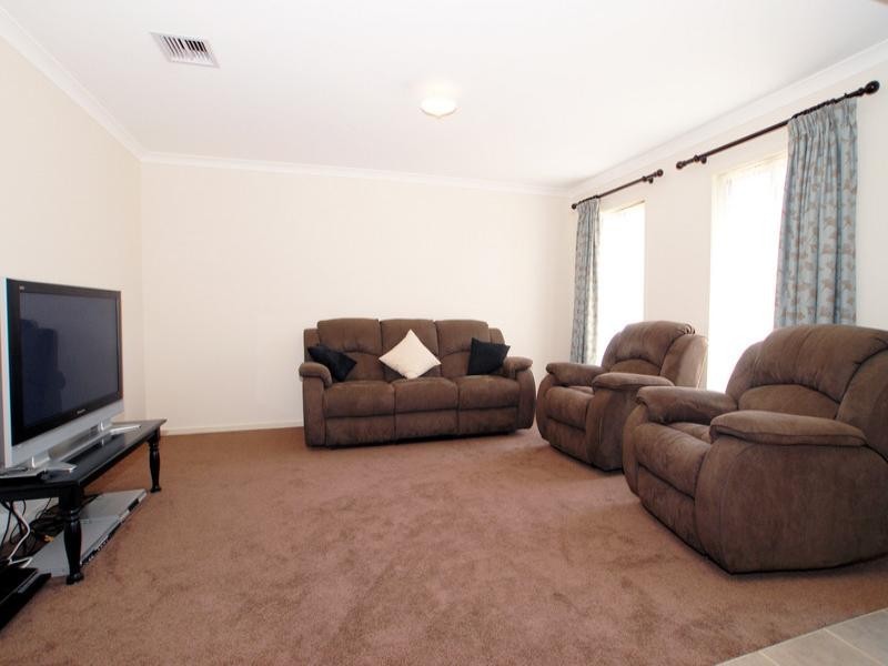 11-13 Elmslie Street, Wyndham Vale VIC 3024