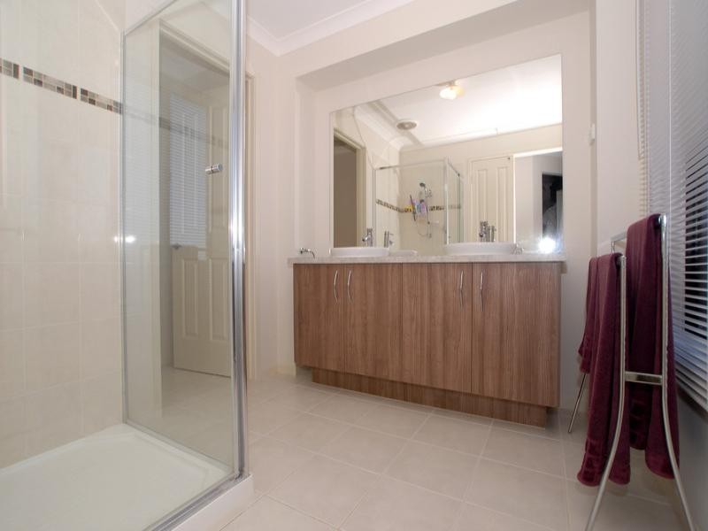 11-13 Elmslie Street, Wyndham Vale VIC 3024