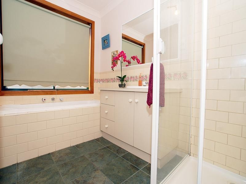 35 Bourke Crescent, Hoppers Crossing VIC 3029