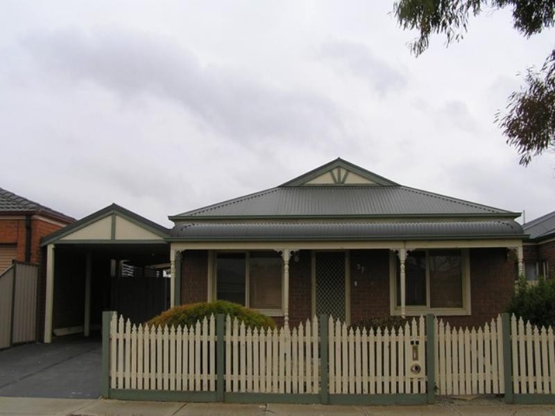 37 Kasem Drive, Werribee VIC 3030