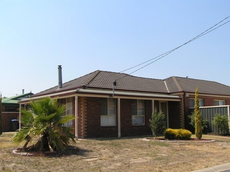 24 Maple Crescent, Hoppers Crossing VIC 3029