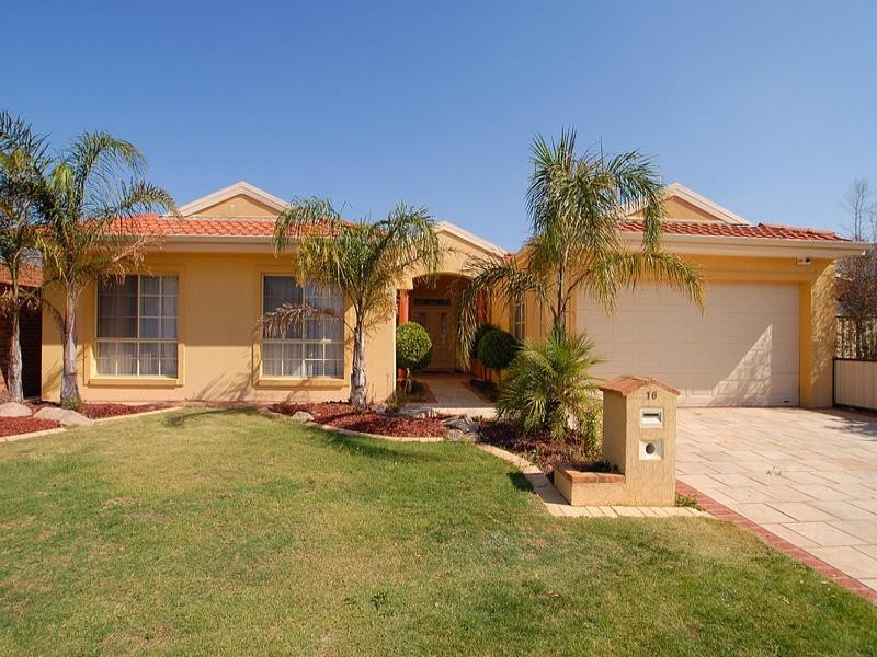 16 Golden Ash Grove, Hoppers Crossing VIC 3029