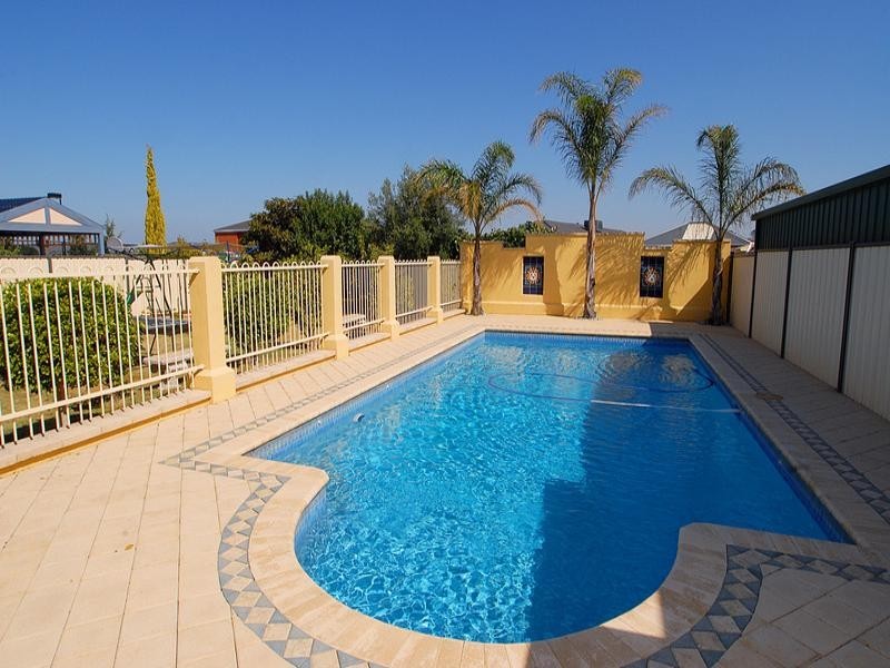 16 Golden Ash Grove, Hoppers Crossing VIC 3029
