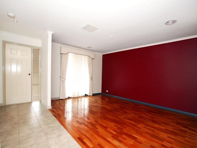 10 Oakwood Crescent, Hoppers Crossing VIC 3029