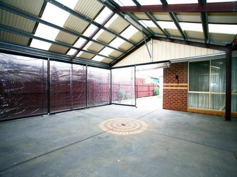 10 Oakwood Crescent, Hoppers Crossing VIC 3029