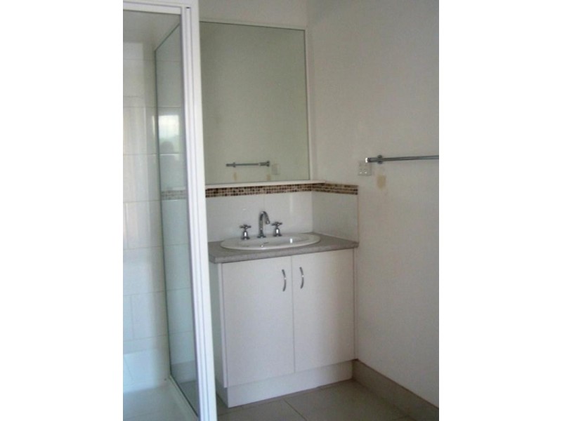 2/2 Cityview Crescent, Tarneit VIC 3029