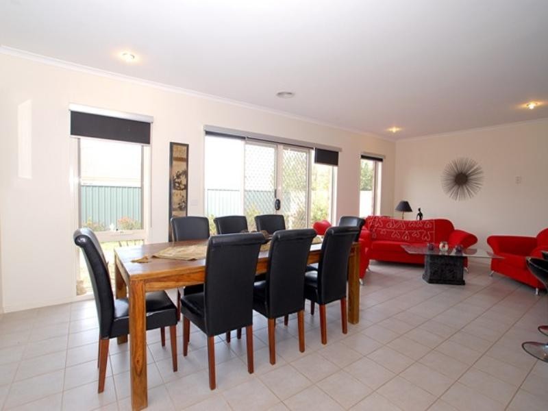 9 St Lukes Road, Tarneit VIC 3029