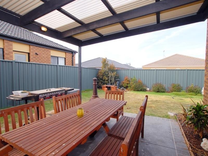 9 St Lukes Road, Tarneit VIC 3029