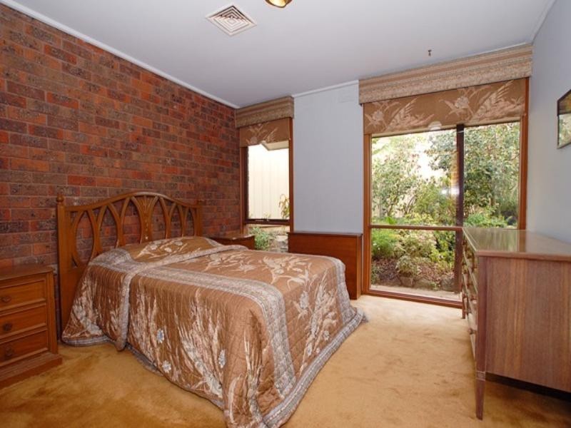 24 Wattamolla Avenue, Werribee VIC 3030