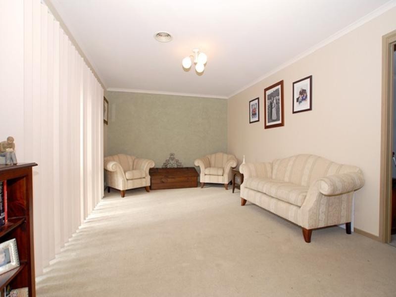 44 Maple Crescent, Hoppers Crossing VIC 3029