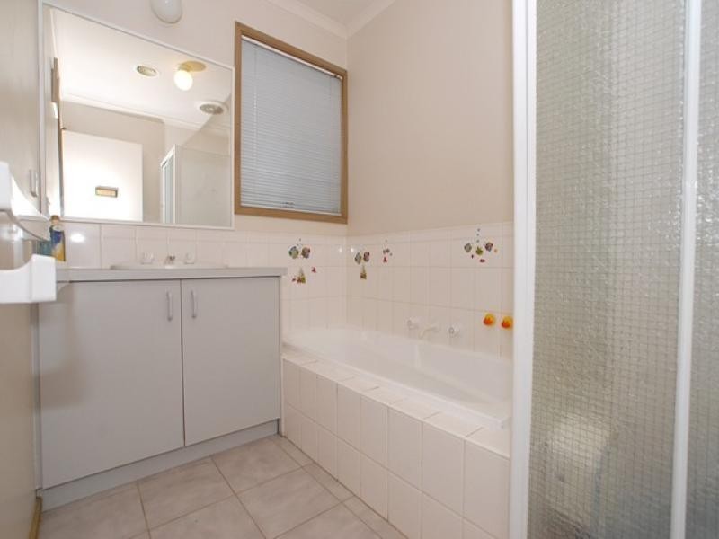 44 Maple Crescent, Hoppers Crossing VIC 3029