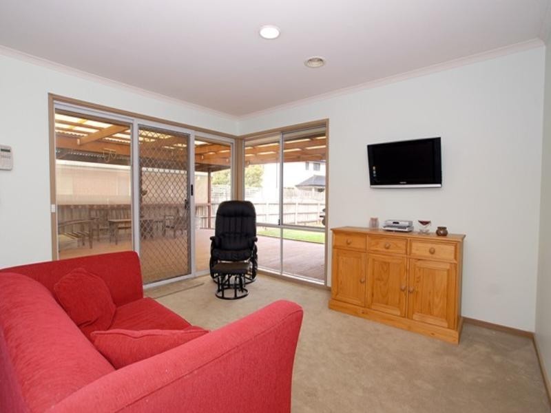44 Maple Crescent, Hoppers Crossing VIC 3029