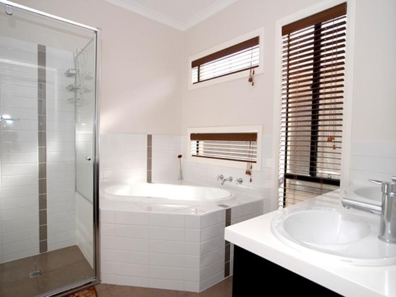 2 Stroud Glen, Tarneit VIC 3029