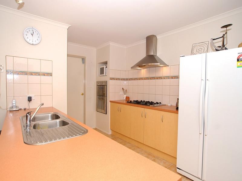 16 Mandarin Grove, Werribee VIC 3030