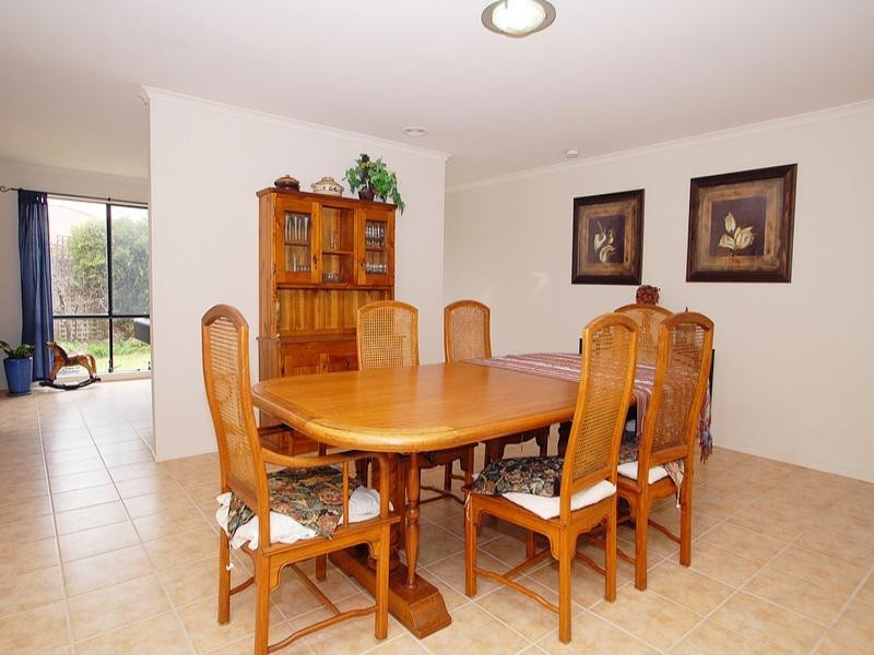 16 Mandarin Grove, Werribee VIC 3030