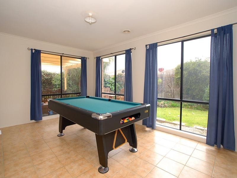 16 Mandarin Grove, Werribee VIC 3030